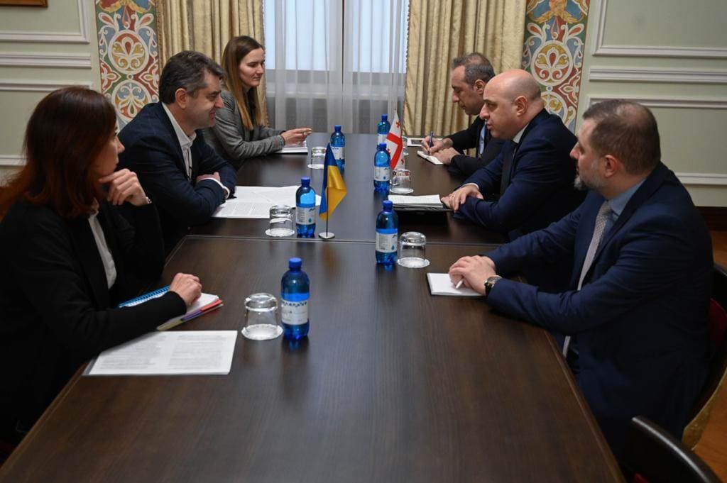 Frontnews image description