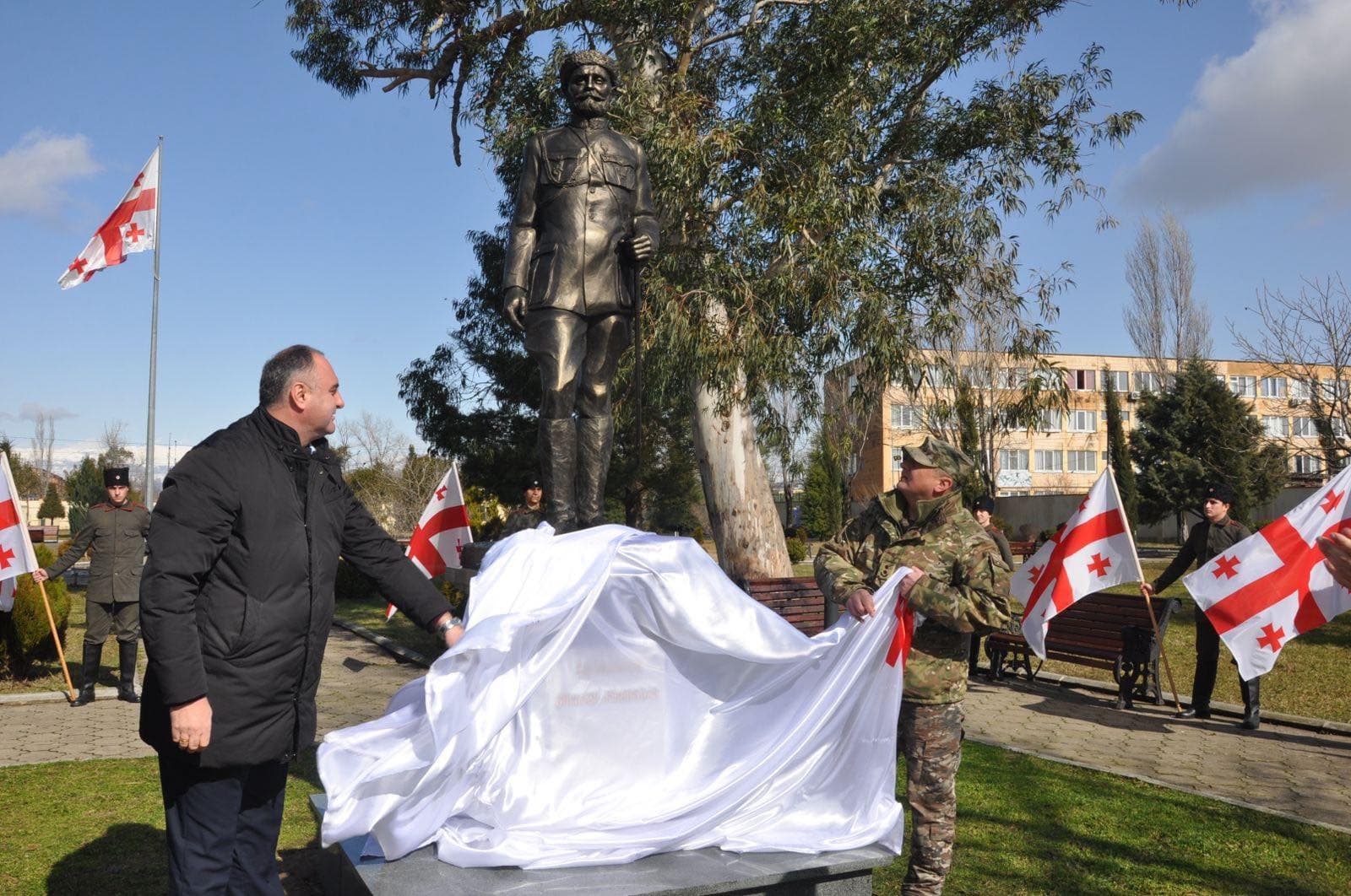 Frontnews image description