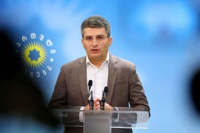 მამუკა მდინარაძე – ჩვენი სტრატეგიული პარტნიორი ქვეყნის ელჩი ამბობს, რომ ვინც ხმას მისცემს მათ შორის ამერიკულ კანონს, ის ევროატლანტიკური კურსის წინააღმდეგია