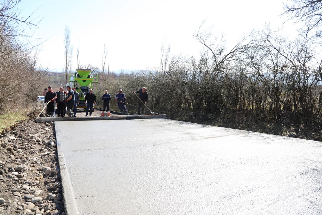 მანუჩარ რობაქიძემ კვახჭირსა და ბარდუბანში მიმდინარე პროექტები დაათვალიერა