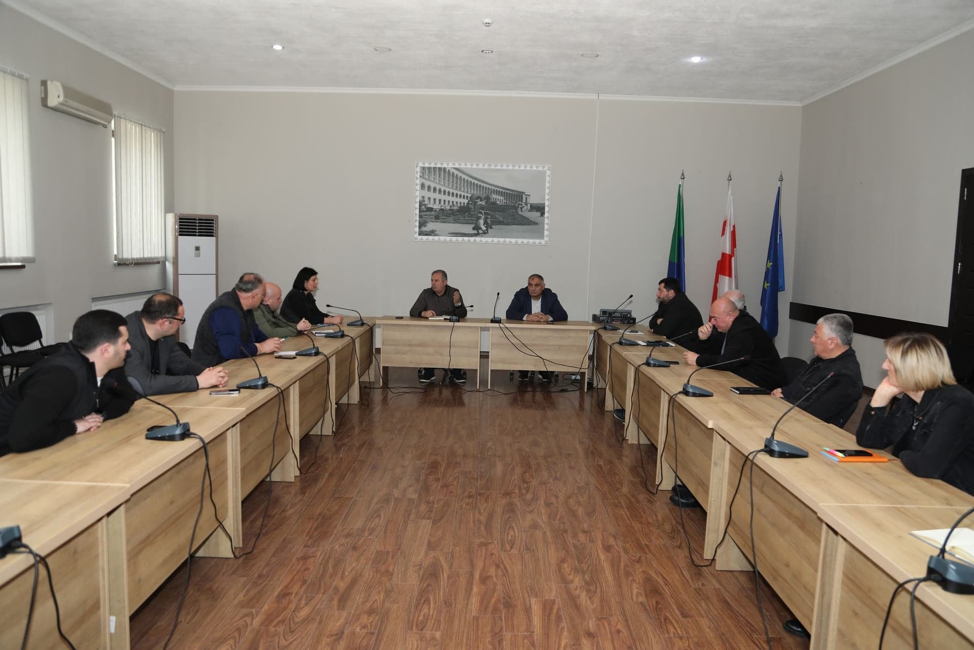 Frontnews image description