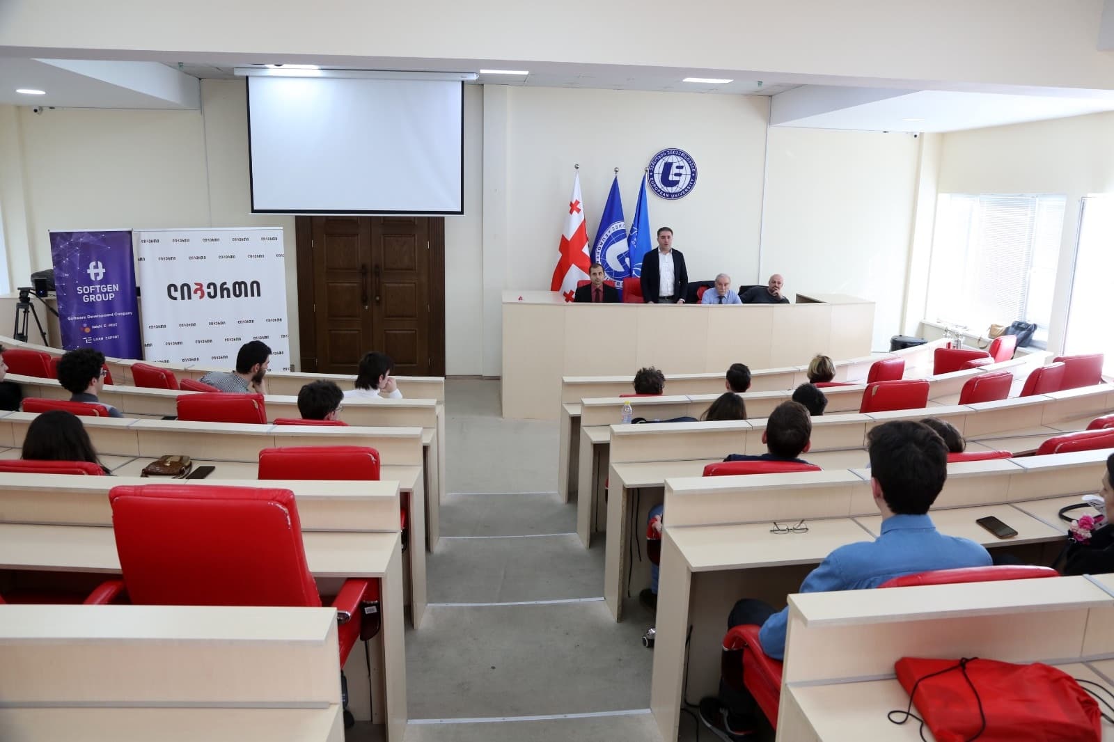 Frontnews image description