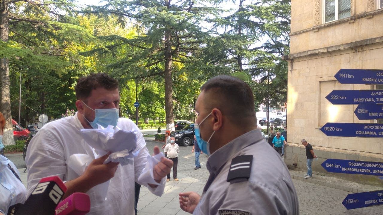 Frontnews image description