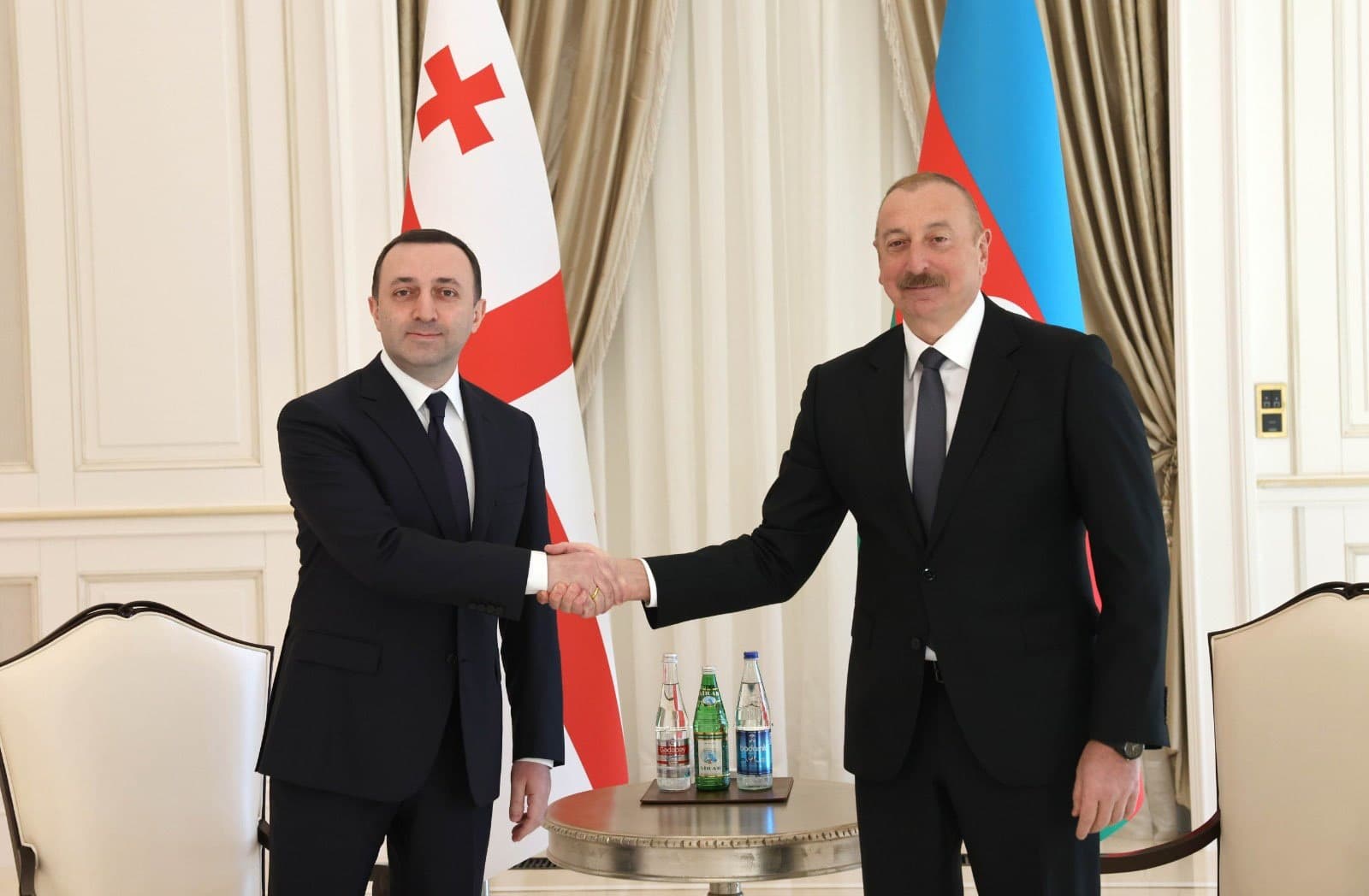 Frontnews image description