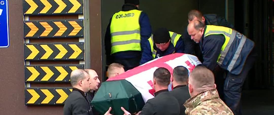 სამშობლოში უკრაინაში დაღუპული კიდევ ერთი ქართველი მებრძოლი მიხეილ მაზანაშვილი ჩამოასვენეს