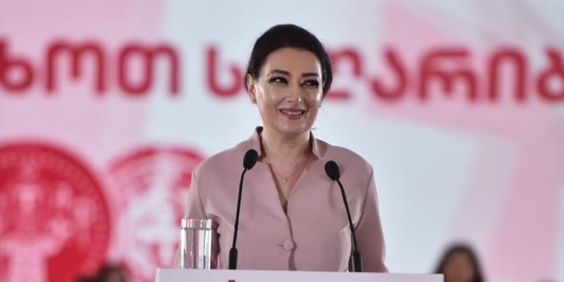 თაკო ჩარკვიანი – ამათ ჰგონიათ, თავისი ჭკუით მოაქუჩეს მომაკვდავი მესამე პრეზიდენტი ციხეში და ეძებენ ახალ საყრდენს, ვისთანაც გაუვათ