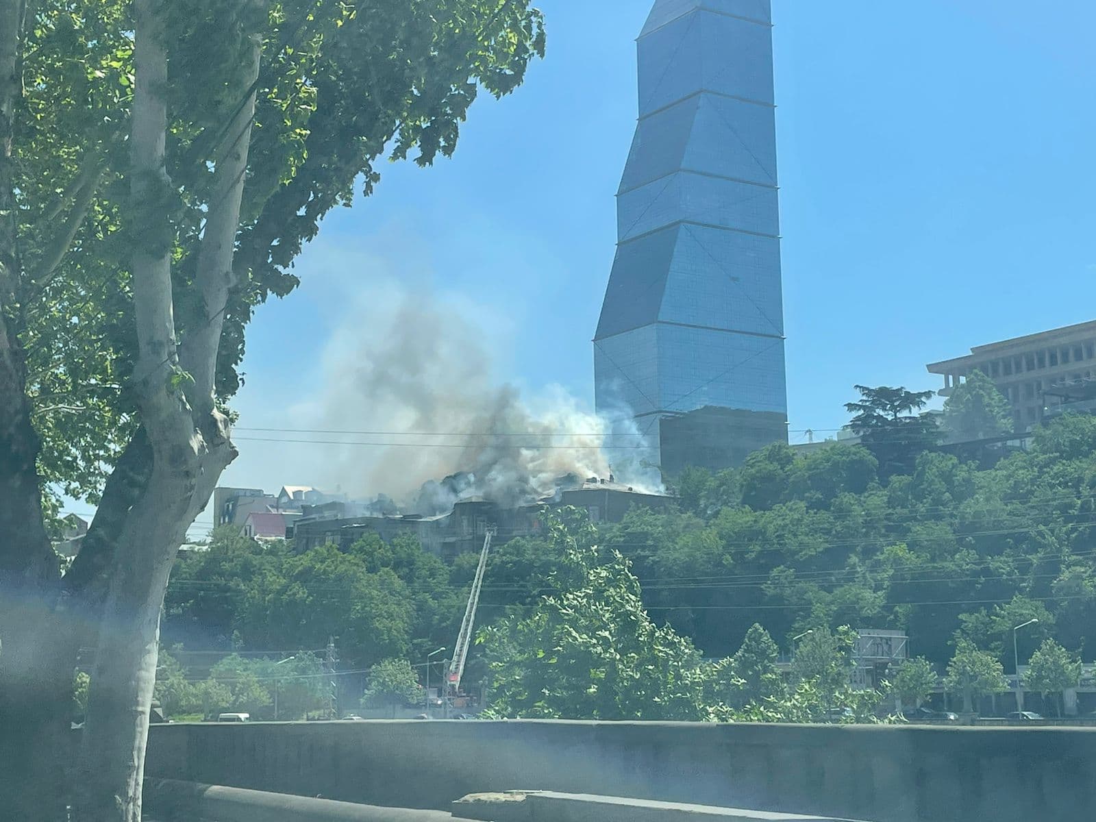 Frontnews image description