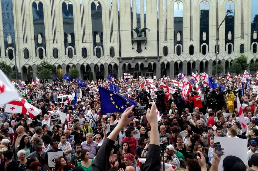 Frontnews image description