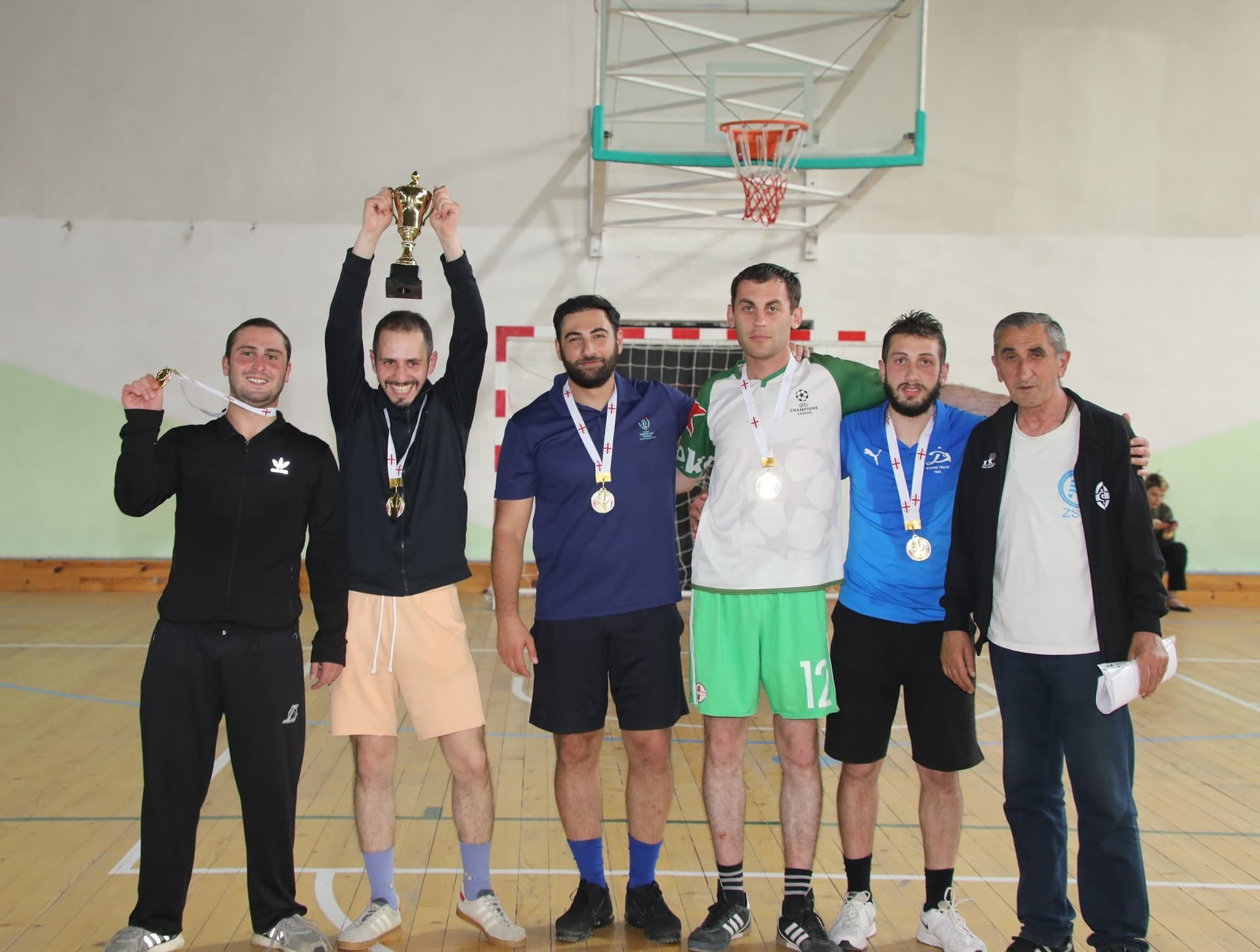 Frontnews image description