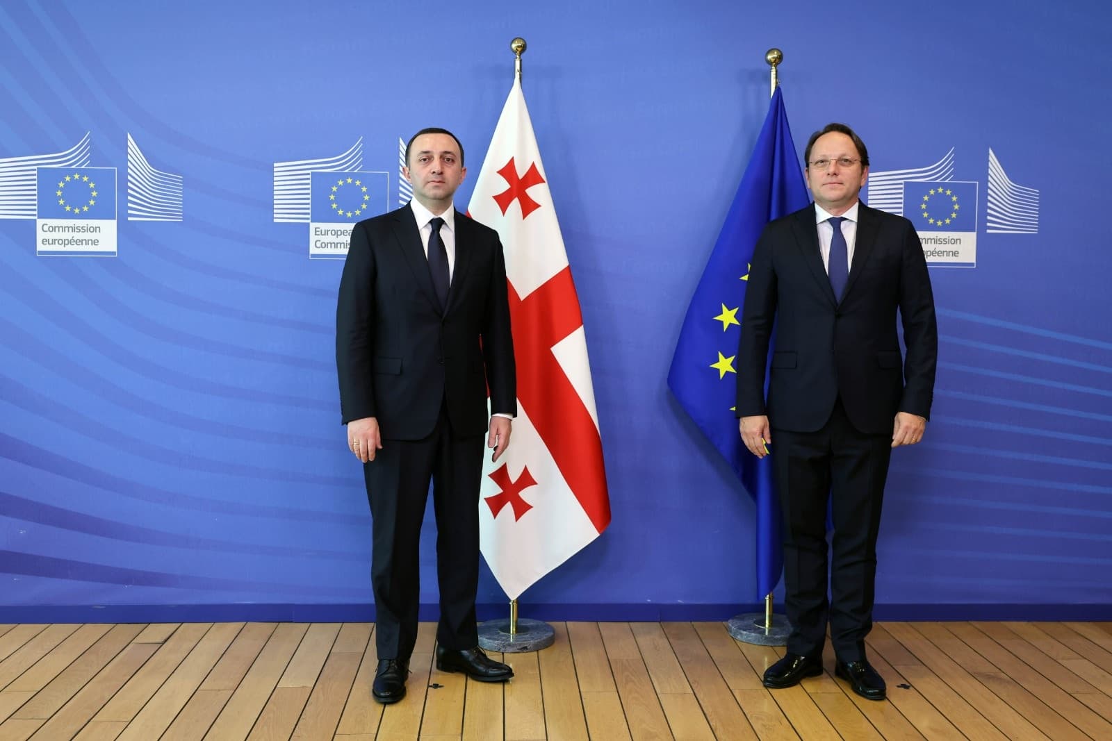 Frontnews image description