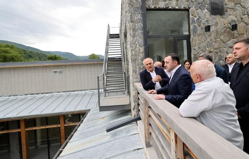 Frontnews image description