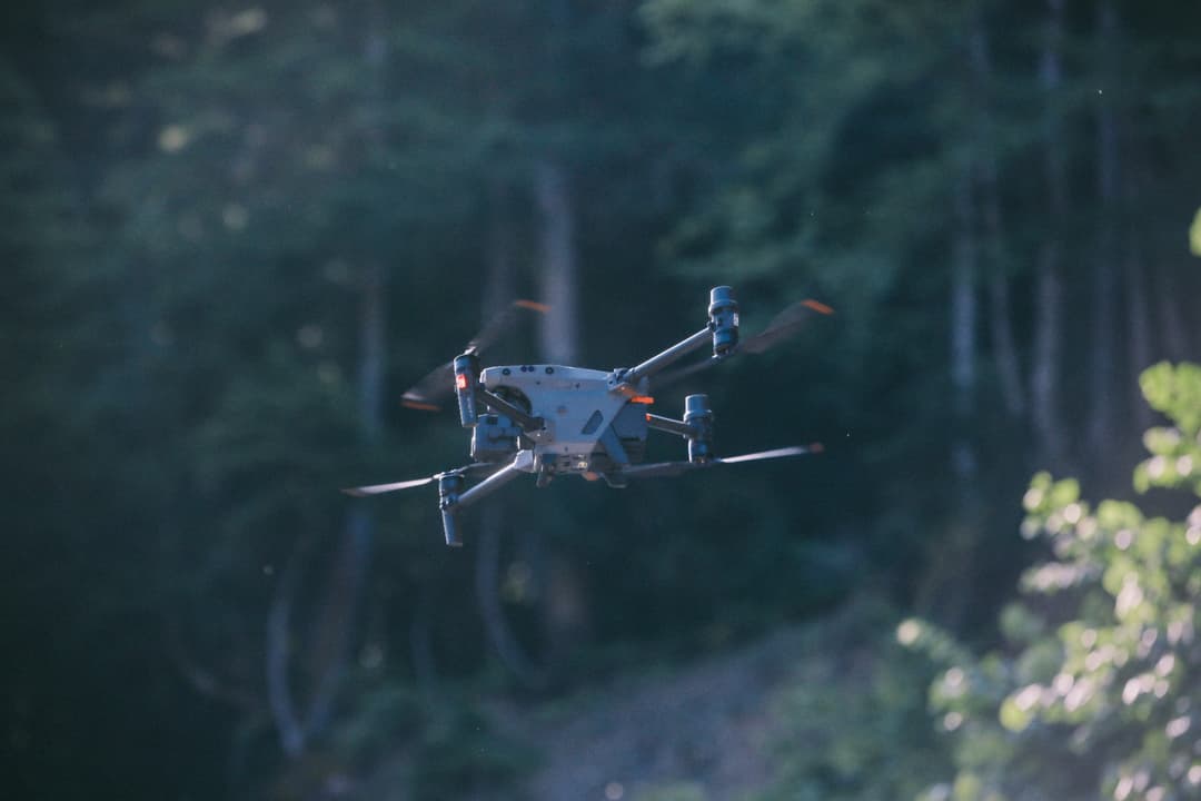 “მოვუწოდებთ მოქალაქეებს, თვითნებურად არ მიიღონ დრონების გამოყენების გადაწყვეტილება, რადგან საფრთხის შემცველია ვერტმფრენებისთვის”