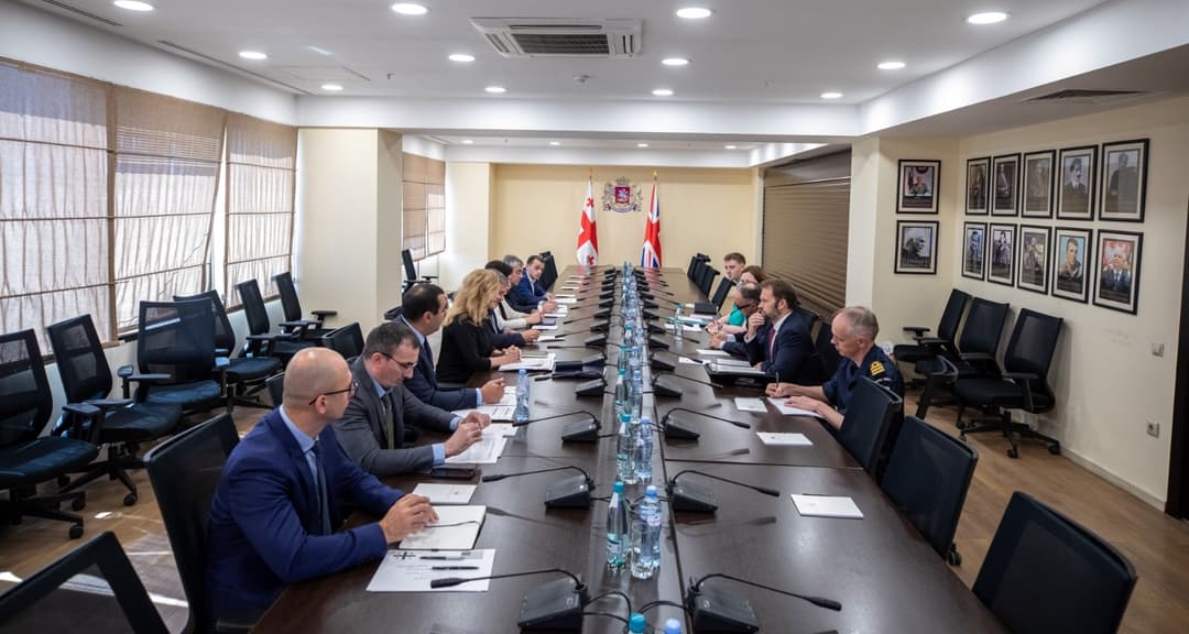 ლელა ჩიქოვანი გაერთიანებული სამეფოს თავდაცვის სამინისტროს ოფიციალურ წარმომადგენელს შეხვდა