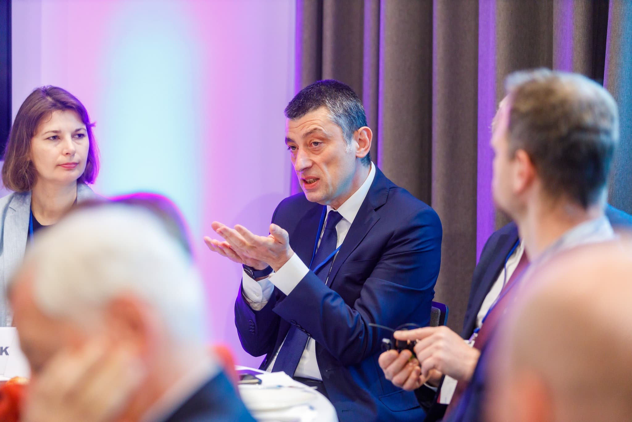 Frontnews image description