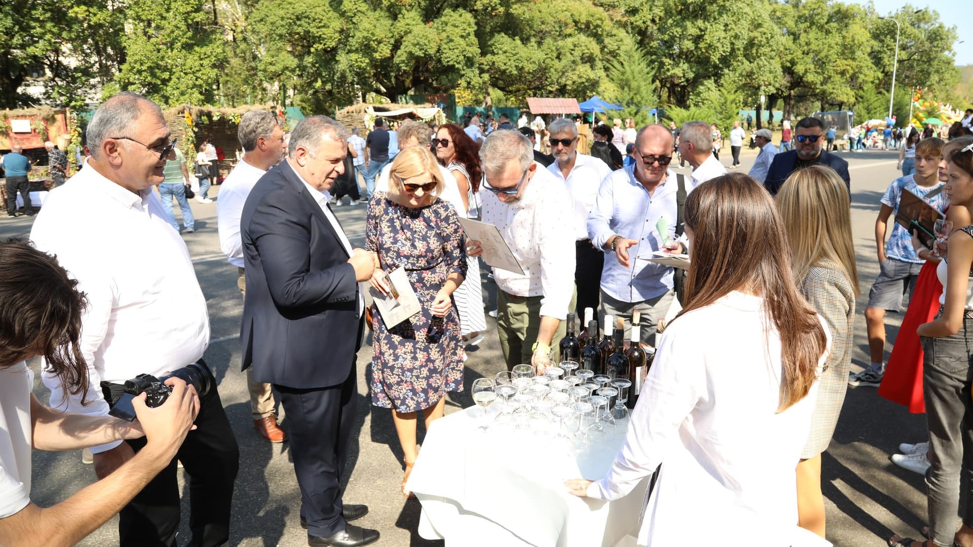 Frontnews image description