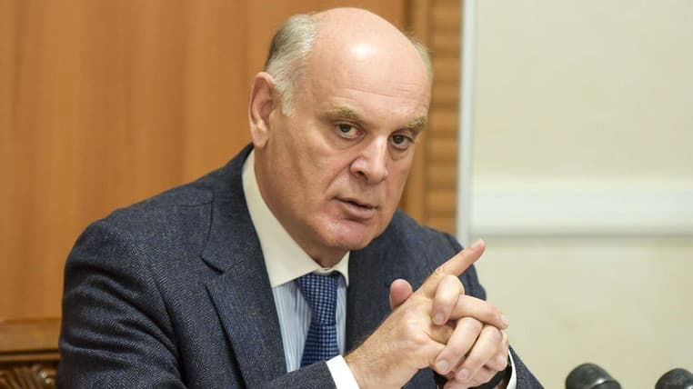 ბჟანია – პრეზიდენტს თუ არ ჩავთვლით, საქართველოს დანარჩენი ლიდერები პრაგმატულები არიან