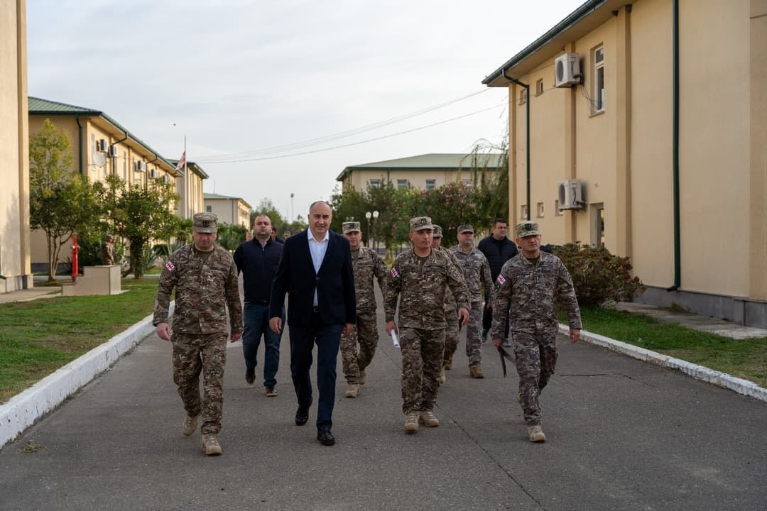 თავდაცვის მინისტრი დასავლეთის სარდლობაში მიმდინარე ინფრასტრუქტურულ სამუშაოებს გაეცნო