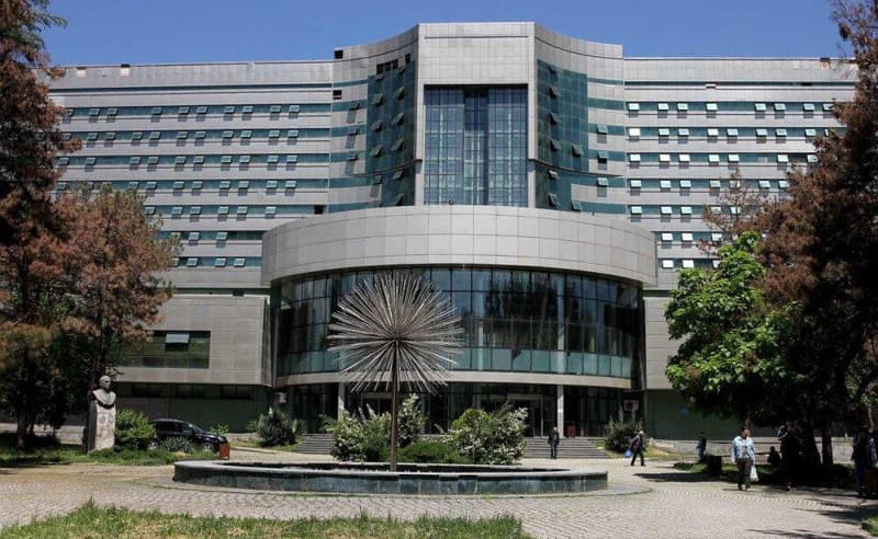 Tbilisi Republican Hospital staff reject Health Ministry offers, rally against clinic demolition