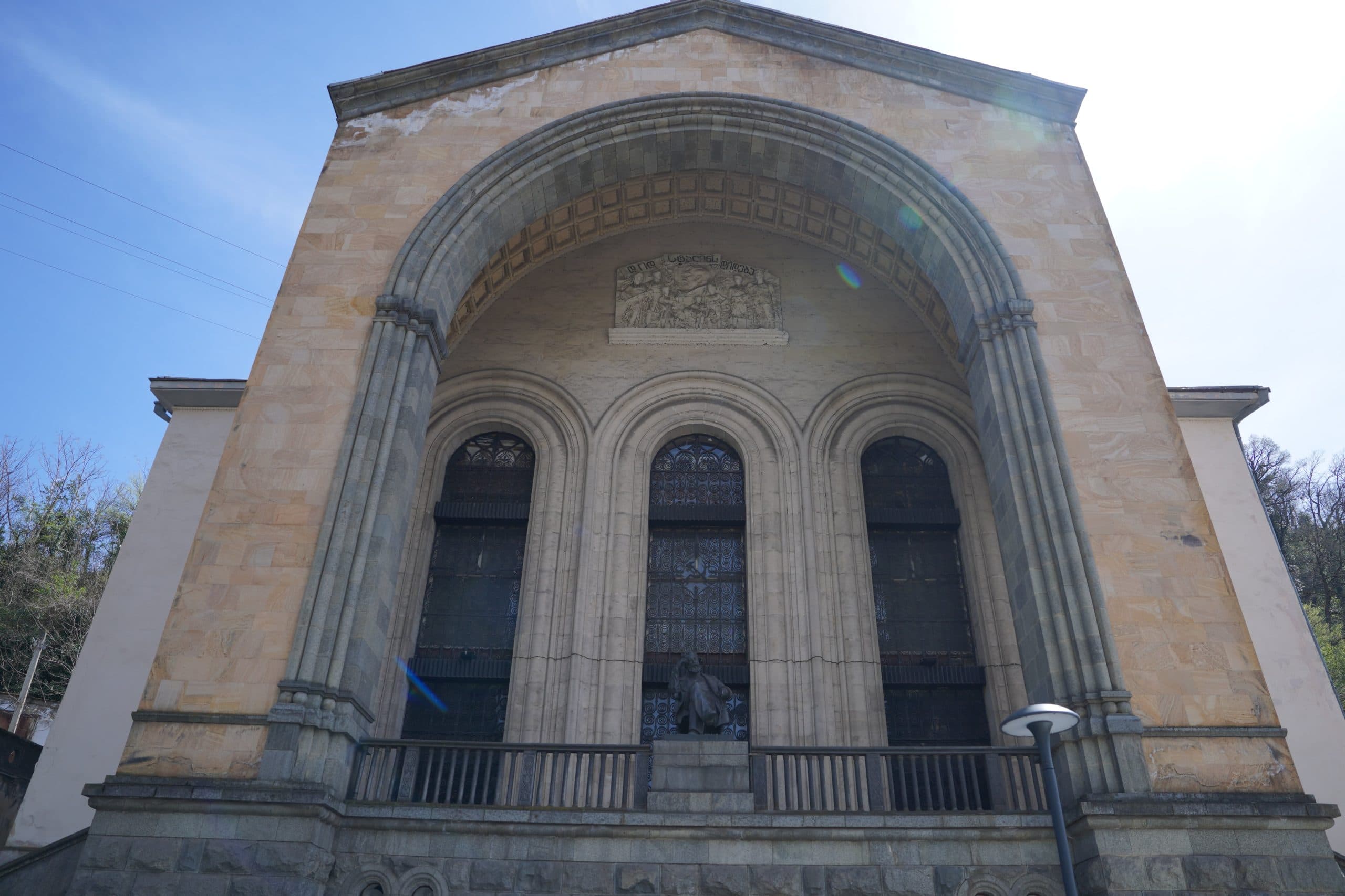 Frontnews image description