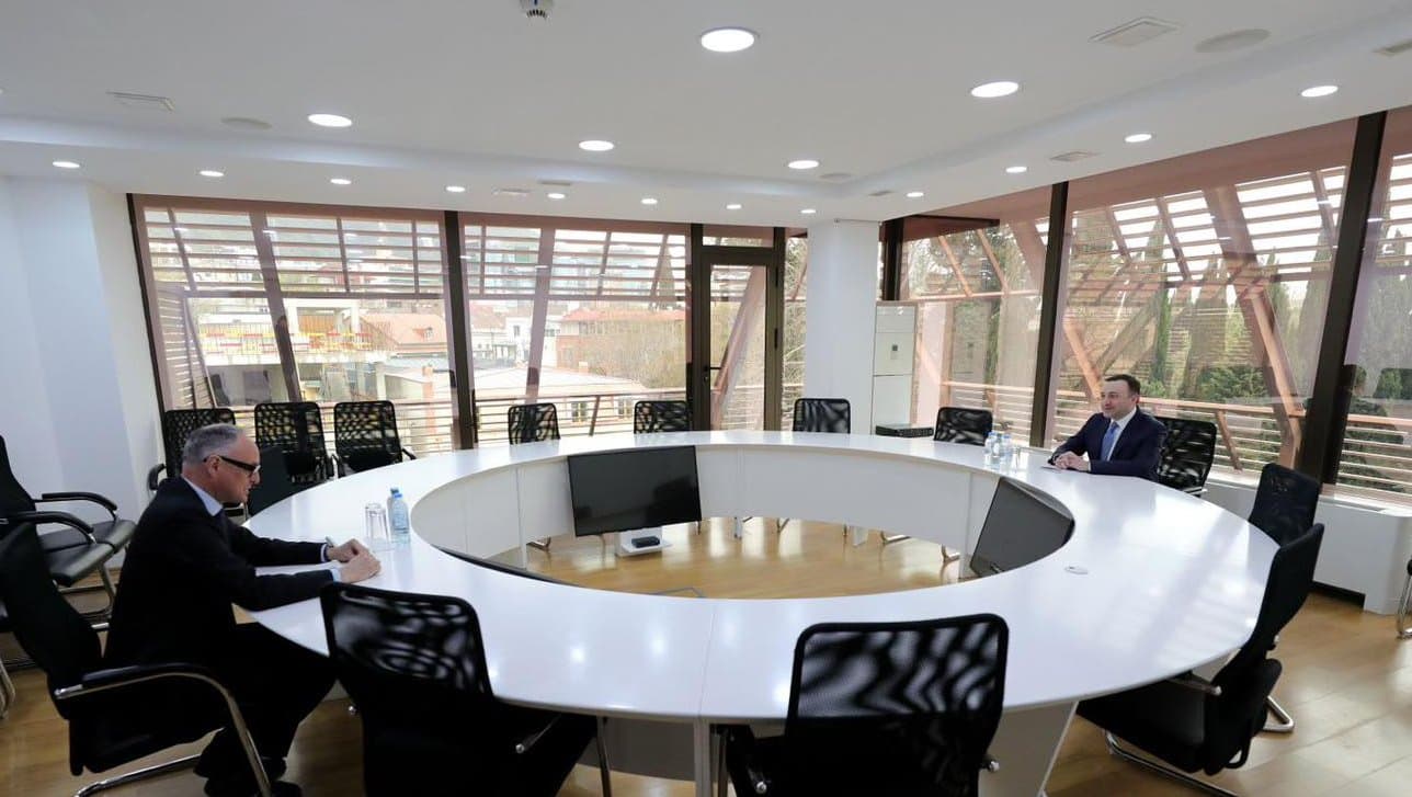 Frontnews image description