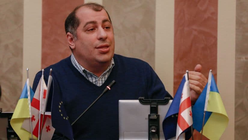 გოგა ონიანი – 14 წლის ბავშვთან გაბედეს მოსვლა, აბრახუნეს კარებზე, იგინებოდნენ