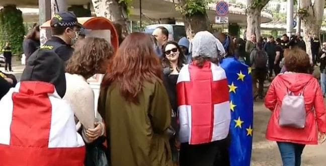 სტუდენტები მსვლელობას მართავენ