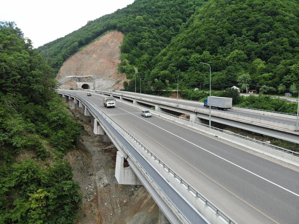 რიკოთის უღელტეხილზე მოძრაობა აღდგენილია და ორმხრივ რეჟიმში მიმდინარეობს