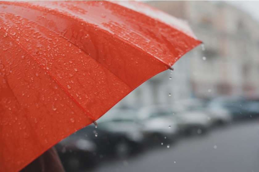 უახლოეს საათებში თბილისსა და რამდენიმე რეგიონში წვიმა, სეტყვა და ქარის გაძლიერებაა მოსალოდნელი