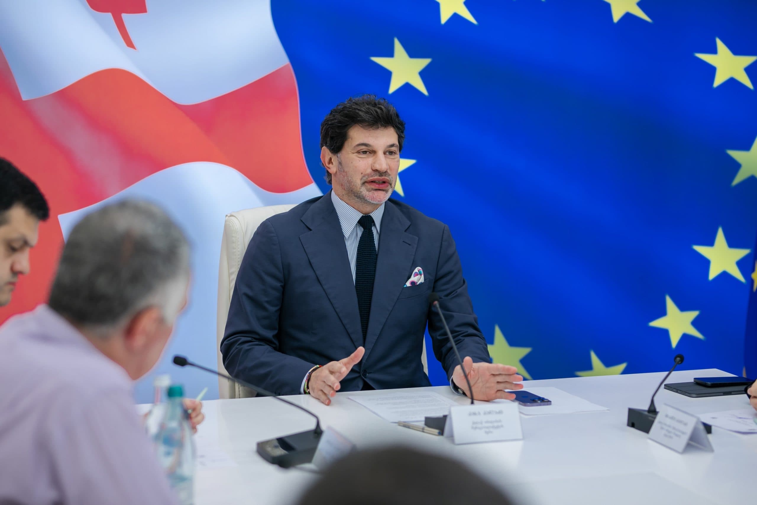 Frontnews image description