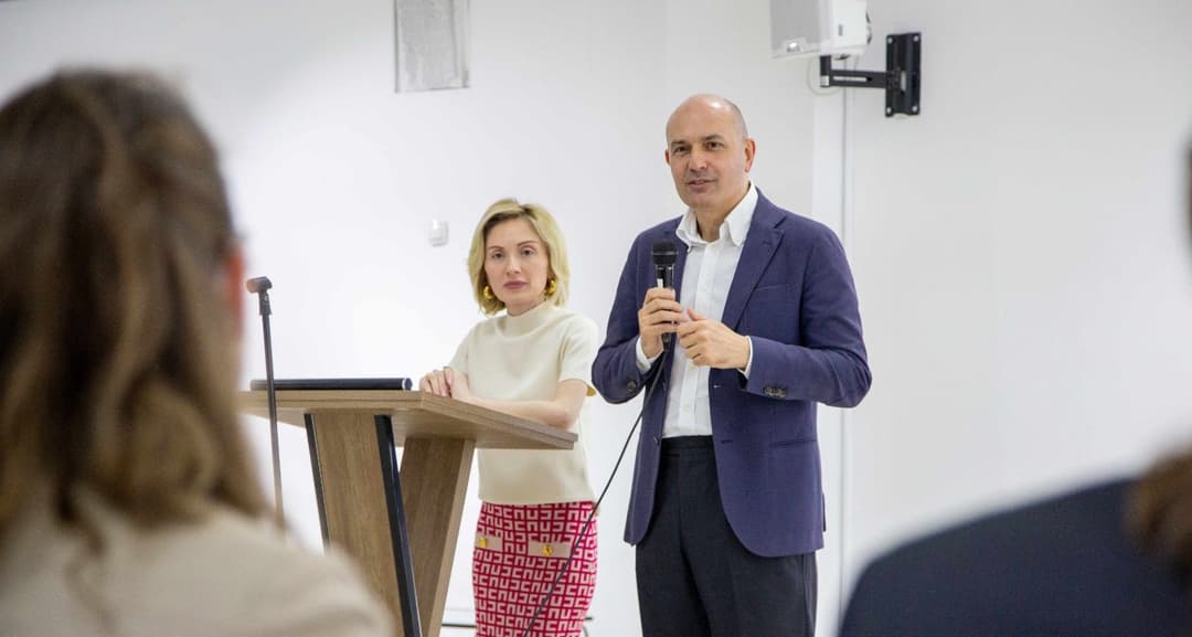 ინგლისური ენის შემსწავლელი ინტენსიური პროგრამის კურსდამთავრებულებს სერტიფიკატები გადაეცათ