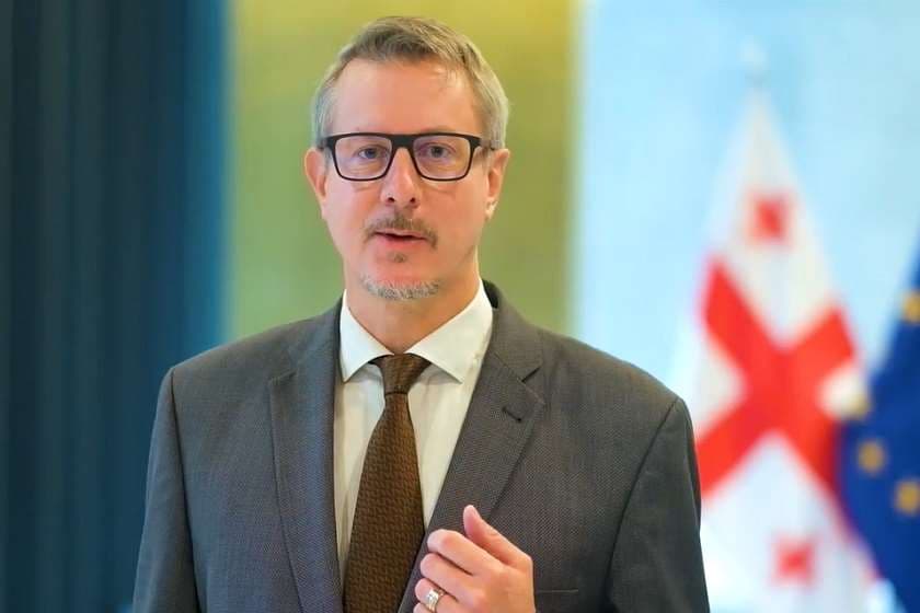 კარლ ჰარცელი – ჩვენ ვაკვირდებით ძალიან ყურადღებით მესამე პრეზიდენტის საქმეს