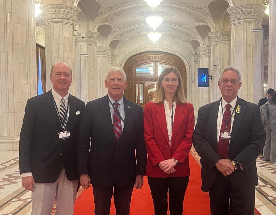 Frontnews image description