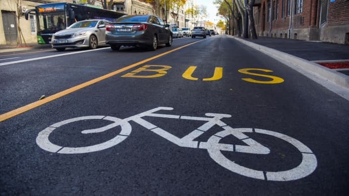 პირველი სექტემბრიდან მოტოციკლებსა და მოპედებს საავტობუსო ზოლში მოძრაობა შეეძლებათ