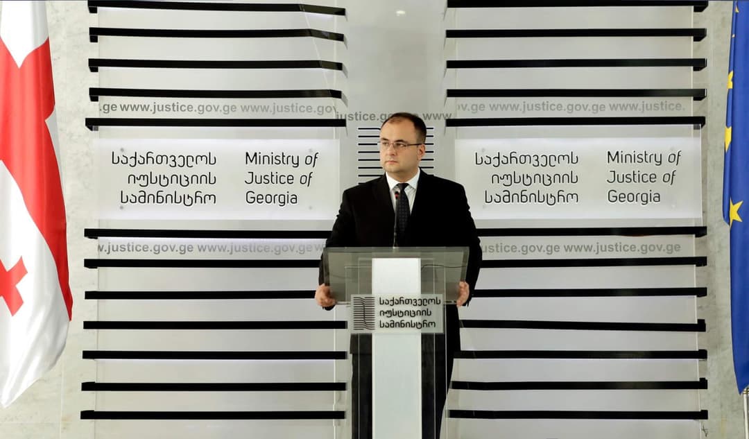 რატი ბრეგაძე – კეთილი ინებონ მაშინ და ზოგიერთმა ტელევიზიამ, როდესაც ეს ხალხი გამოდის, დააწეროს +18