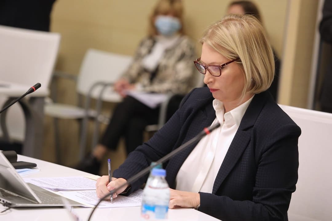 ნათია თურნავა – თანაბრად განიხილება როგორც “ნამახვანის” გაგრძელება “ენკას” მიერ, ასევე მათი პროექტიდან გასვლა გარკვეული პირობებით