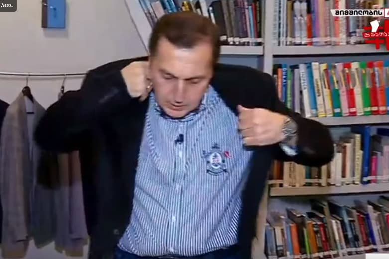 პაატა ბურჭულაძე – ბატონო პრეზიდენტო, ეს პიჯაკები შენ უნდა ჩაიცვა და ისევ მოიარო მთელი მსოფლიო, ისევ გააცნო საქართველო