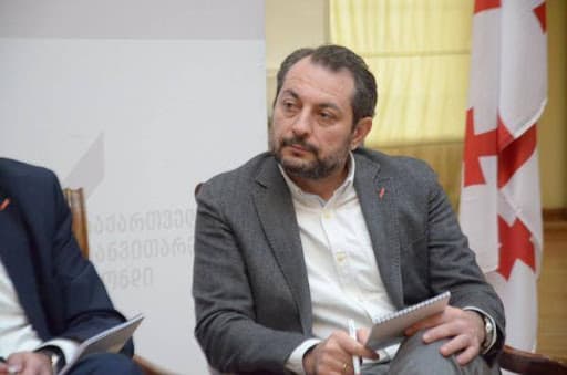 გიორგი რუხაძე – მიხეილ სააკაშვილმა “ქართულ ოცნებას” დაუმტკიცა, რომ დაუძლურებული უფრო ძლიერია, ვიდრე ყველანი ერთად ხელისუფლებაში