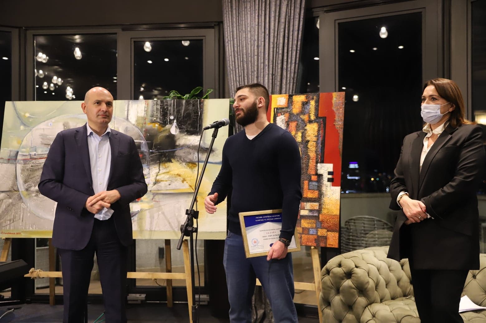 Frontnews image description