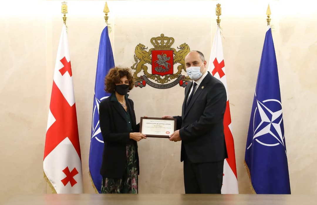 თავდაცვის მინისტრმა ნატოს სამეკავშირეო ოფისის ხელმძღვანელთან გამოსამშვიდობებელი შეხვედრა გამართა