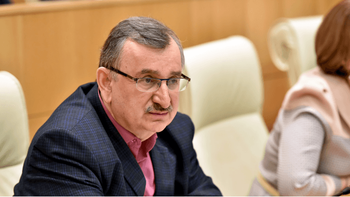 რომან გოცირიძე – პრემიერის განცხადების მიზანი დევნილებზე ზრუნვა კი არა, ბიუჯეტის ფულის მითვისებაა