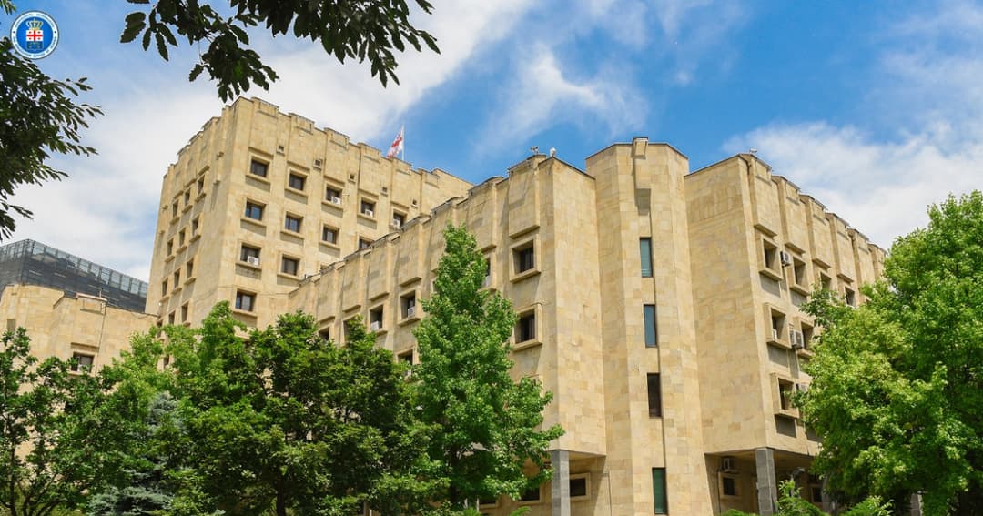 სამი პირის განზრახ მკვლელობის მცდელობის ფაქტზე ბრალდებულს თავისუფლების 17 წლით აღკვეთა მიესაჯა