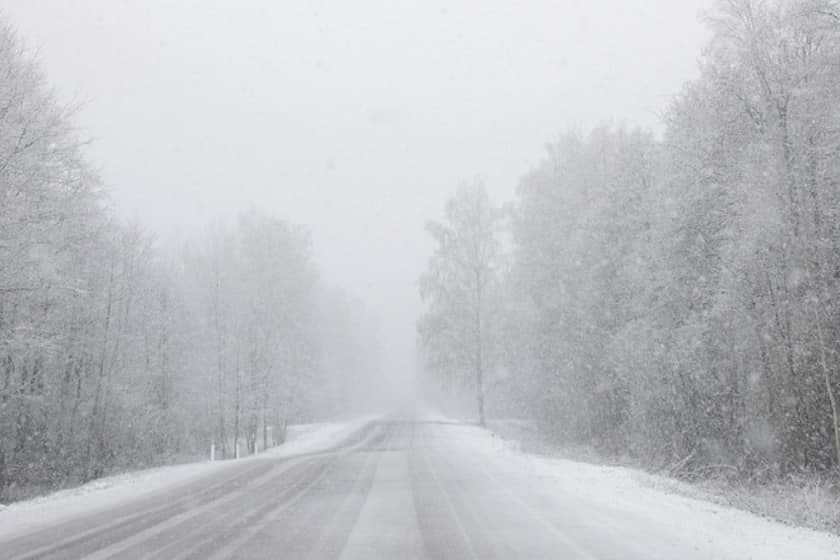 ნაქერალას უღელტეხილსა და საჩხერე-ონის საავტომობილო გზაზე შეზღუდვები დაწესდა