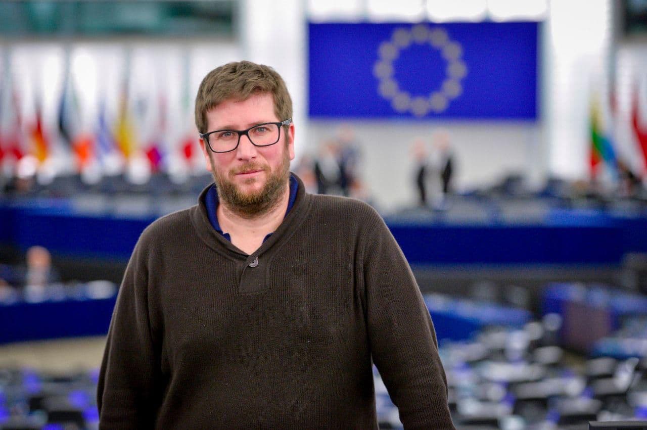 Frontnews image description