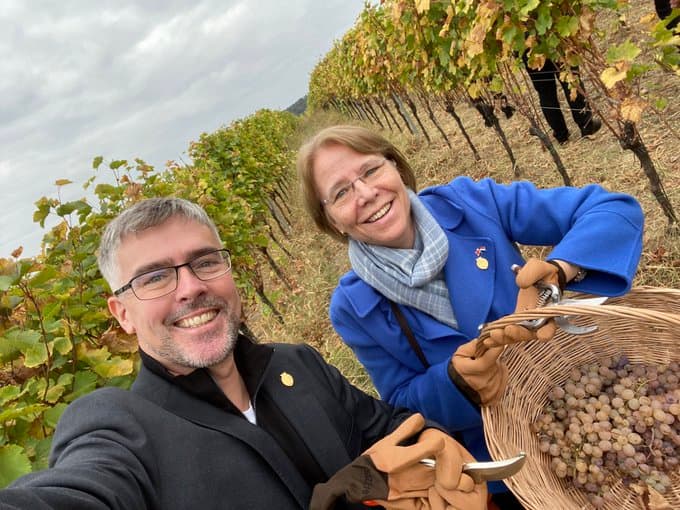 Frontnews image description