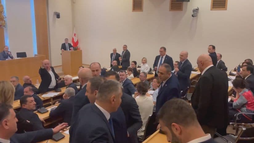 გიორგი ვაშაძე – პროვოკაციაზე მიდიან, რომ დეპუტატები გააძევონ