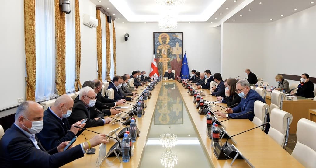 მიმდინარე სასესიო კვირაში პარლამენტი მინისტრის საათის ფორმატში მიხეილ ჩხენკელსა და თეა წულუკიანს მოუსმენს