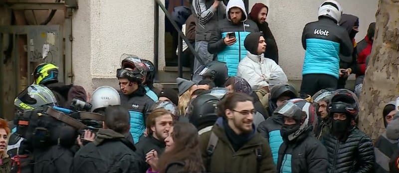 “ვოლტის” კურიერებმა მორიგი აქცია გამართეს