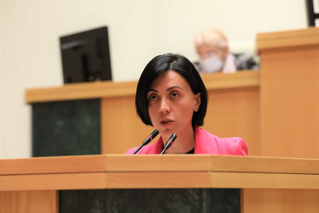 ანა წითლიძე – საქართველოს მესამე პრეზიდენტი, რომელსაც ამ ქვეყნისთვის თქვენზე მეტი უკეთებია, ნამდვილად იმსახურებს, რომ ჯანდაცვის მინისტრი მის საკითხს ბევრად უფრო ყურადღებით მოეკიდოს