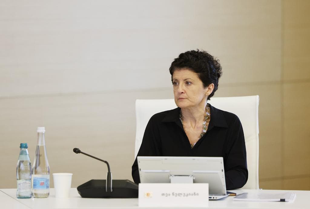 თეა წულუკიანი – სისხლის სამართლის ადვოკატი იმას ვერ იტყვით, რომ არ იცოდით ციხეში რა ხდებოდა, ასეთ პირობებში პატიმარ ბესო ხარძიანს ესაუბრებით წილის გადაცემაზე