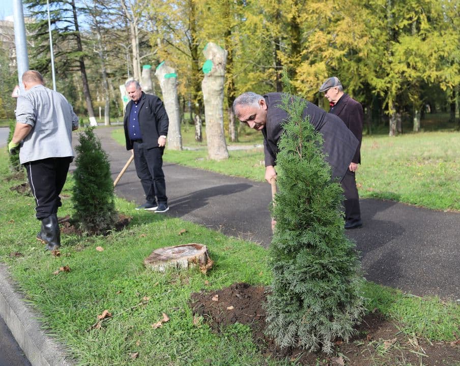 გენადი ბალანჩივაძე – წყალტუბოს ტერიტორიაზე მიმდინარეობს რეკრეაციული სივრცეების მოწყობა, სრულდება ასევე, გამწვანების სამუშაოები